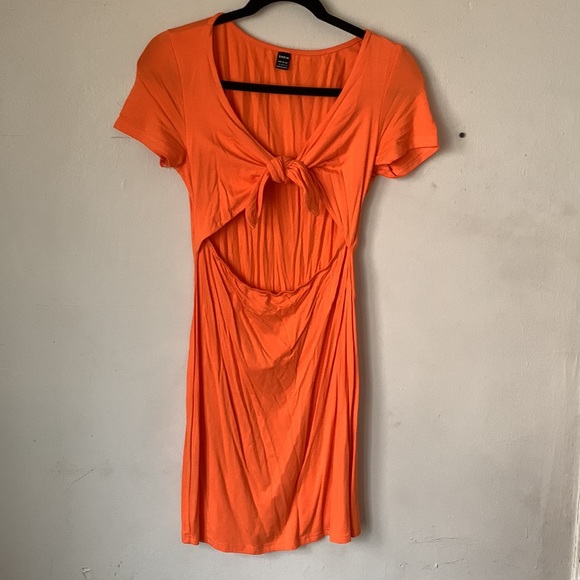 L Front Tie Peephole Orange Dress - Picture 3 of 3
